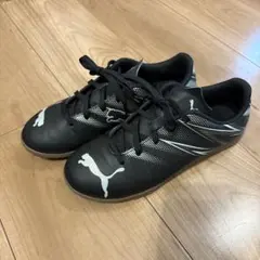 PUMA アタッカント IT Jrサッカーシューズ 室内用22.5cmのサムネイル