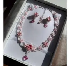 値下交渉可☆即購入OK期間限定大人気お買得［ハート薔薇ネックレス&ピアスセット］