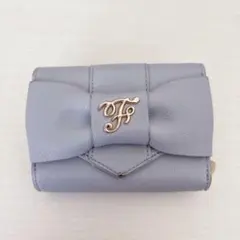 メゾンドフルール ベルトリボンミニウォレット サックスブルー