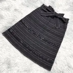 TO BE CHIC ひざ丈スカート スパンコール 40 (M～細身L相当)のサムネイル