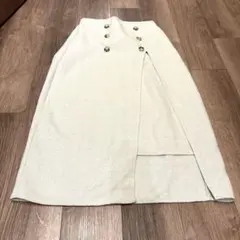 ホワイトタイトスカート スリットデザイン