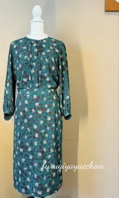 商品レトロ　総柄セットアップ スカート＋ジャケット グリーン系　ヴィンテージ