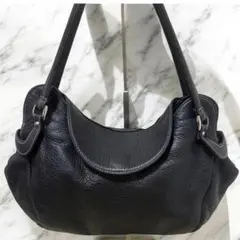 【美品】肩掛け ショルダー 本革 レザー シボ革 ブラック 黒 ステッチ