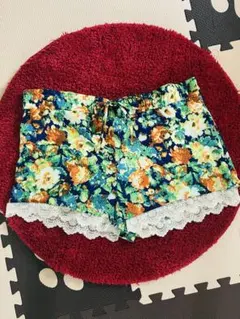 ♡ショートパンツ♡ 可愛い花柄　Lサイズ　新品未使用　レディース
