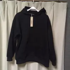 エッセンスシャルズパーカー