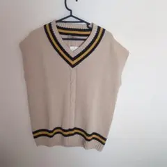 新品 BEAMS LIGHTS ニットベスト M ナチュラル