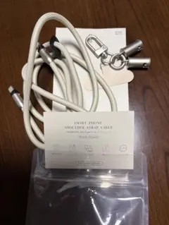 3coins スマホショルダーストラップ　 充電ケーブル機能付