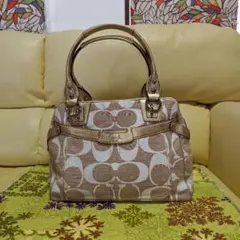 Coach ベージュ ロゴプリント ハンドバッグ
