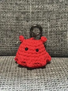 ハンドメイド メンダコあみぐるみ キーホルダー 赤色のサムネイル