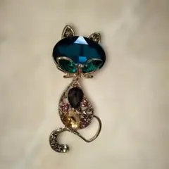 猫型ブローチ