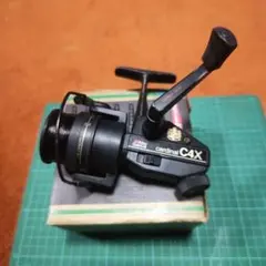 Abu Garcia C4X スピニングリール 元箱付き Abu Garcia cardinal C4X スピニングリール - メルカリ