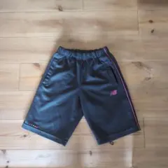 New Balance 黒 ハーフパンツ 130サイズ
