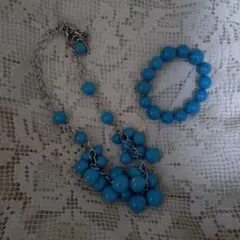 ターコイズブルー ネックレスとブレスレットセット