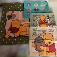 くまのプーさん 巾着袋とタオルハンカチ2枚、缶バッジセット