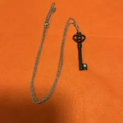 鍵型ペンダントネックレス