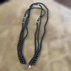 黒の多重パール風ネックレス