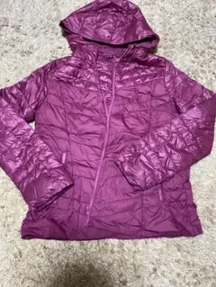 GU軽量フード付きパープルダウンジャケット