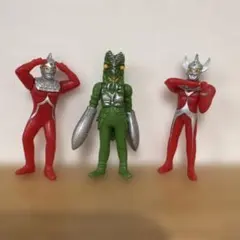 ウルトラマン バルタン星人 3体セット 円谷プロダクション　全高6センチ