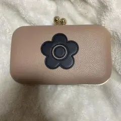 マリークヮントMARY QUANT フラワーモチーフ クラッチバッグ