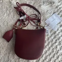 ハシバミ　ショルダーバッグ　エンジ