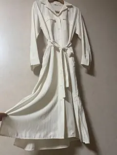 美品！シンプルいい女美人ユニクロ白シャツロングワンピースウエストマーク