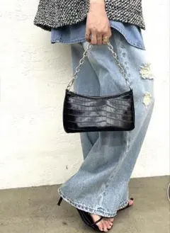 クロコダイル風ブラックハンドバッグ