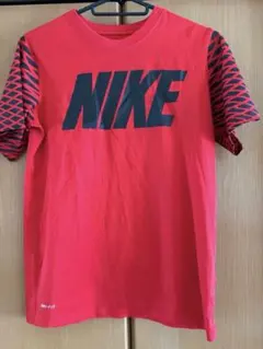 NIKE レッド Tシャツ ショートスリーブMキッズ