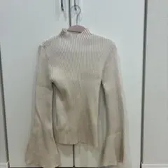 リブ編みハイネックセーター ベージュ