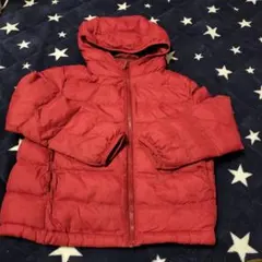 ユニクロ　赤いフード付きダウンコート　120サイズ