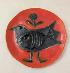 紫色の帽子をかぶったグレーの小鳥の色絵陶器皿 紫色の帽子をかぶったグレーの小鳥の色絵陶器皿 - メルカリ