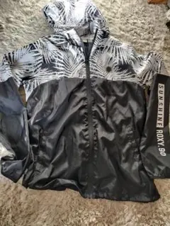 ウインドブレーカー★ボタニカル柄★ロキシー　フード付き ツートーンカラー