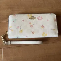 COACH 花柄 長財布 リストレット付きのサムネイル