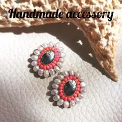 淡水パール × シルバービーズ × コーラルピンク 刺繍 ピアス イヤリング