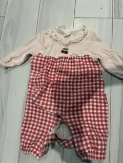 赤いチェック柄 チェリー刺繍ロンパース 60〜70cm