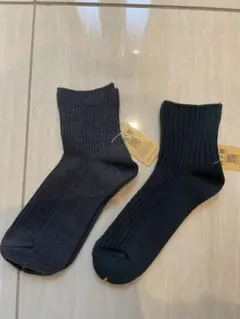 【靴下屋 】リブソックス 2足セット ブラック&ダークグリーン　新品のサムネイル