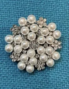 【上品】パール調整＆ビジュー ブローチ 花モチーフ 卒業式 入学式 イベント