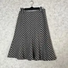 フレアスカート グレーとホワイトの幾何学模様 ウエスト61 美品