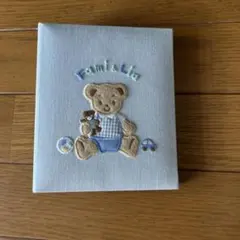 セールfamiglia クマ刺繍 ミニアルバム 水色