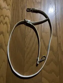 ホワイトショルダーストラップ