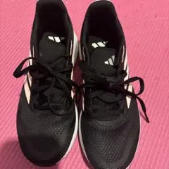明日までお値下げ。1200円！adidas 22サイズ ブラック