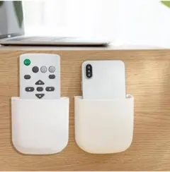 壁掛けリモコンラック2個セット粘着テープ穴あけ不要収納スタンドスマホコード穴完備のサムネイル