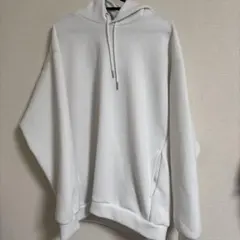 GU ホワイトオーバーサイズフードパーカー