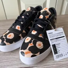 ♥️お値下！adidas Marimekko BRYONY マリメッコ♥️のサムネイル