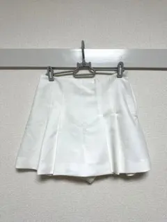ZARA 白 プリーツ スコート