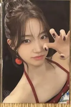 LESSERAFIM ルセラフィム　香港　ポップアップ　トレカ　カズハ