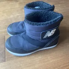 ニューバランス　スニーカーブーツ　22cm