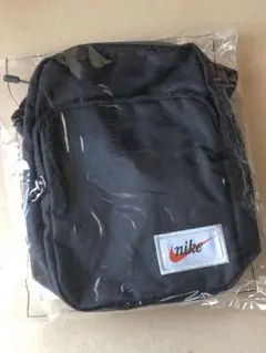 【新品】☆NIKE ナイキ ヘリテージスミットバック ミニショルダーポシェット