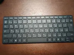 Microsoft デザイナーコンパクトキーボード　動作未確認　ジャンクのサムネイル
