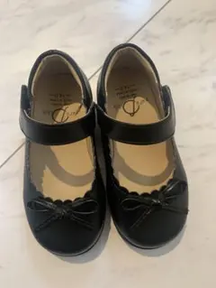 ブラックリボン付きフォーマルシューズ