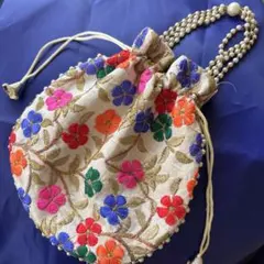 インド刺繍 巾着バッグ 花柄 ビーズ付き ハンドメイド